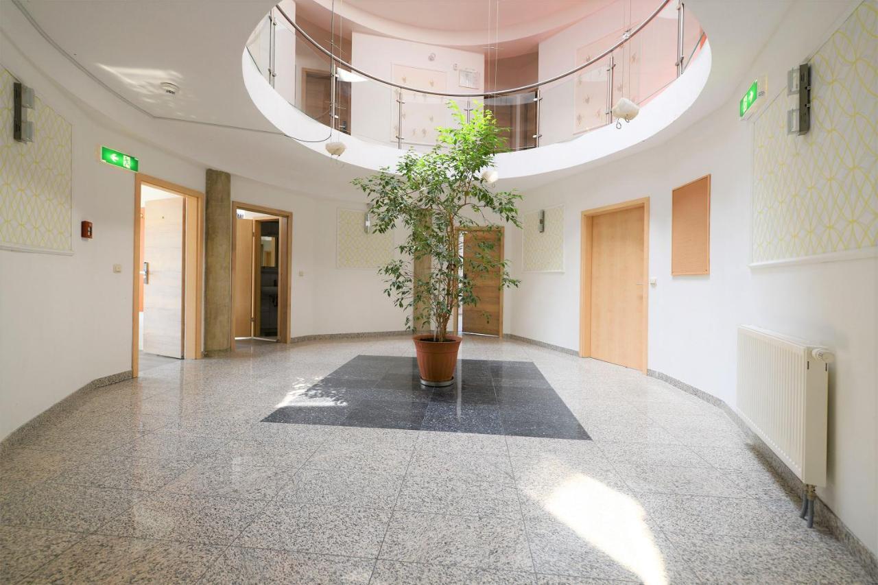Hotel Best One Rossdorf  Exterior photo